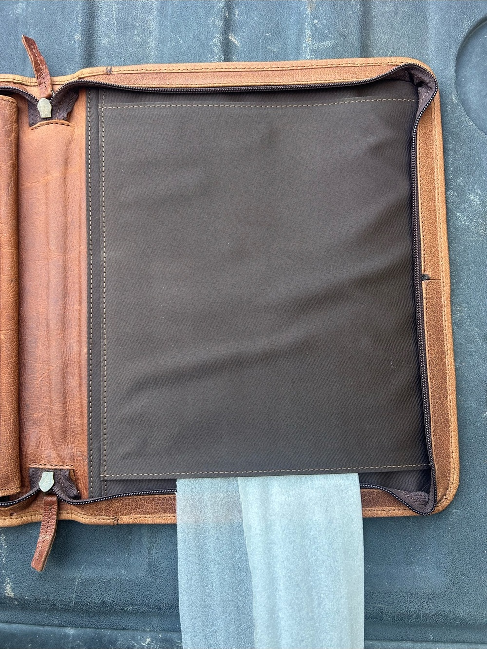 Brown Leather Zippered Portfolio - Picture 7 of 12